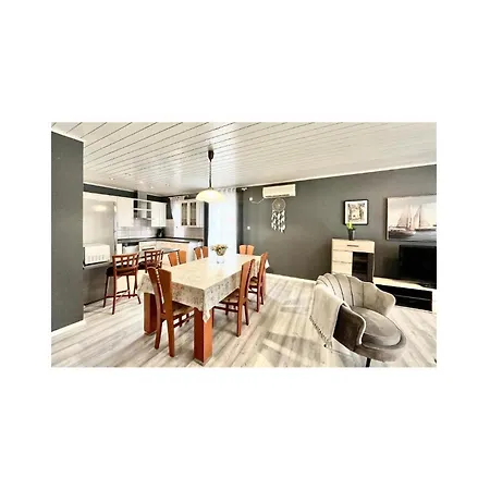 3 Bedroom Lovely In Vodice