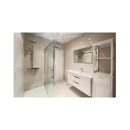 Apartamento 3 Bedroom Lovely In
