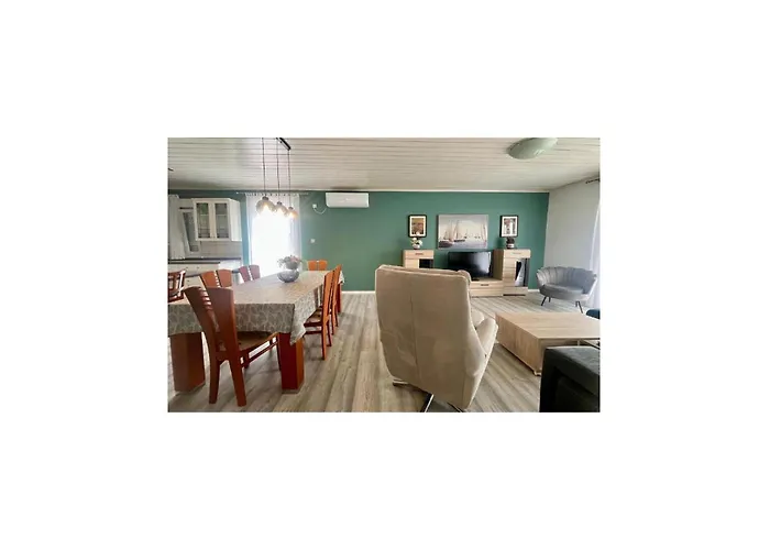 3 Bedroom Amazing In Appartement